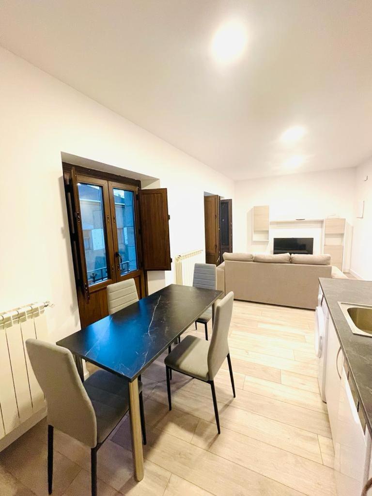 Apartamentos Rurales La Plaza 2 Duruelo de la Sierra Εξωτερικό φωτογραφία
